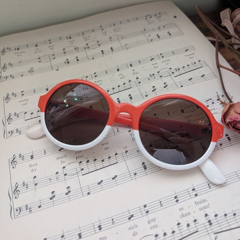 Stylish Betsy Johnson Sunglasses - Orange and White